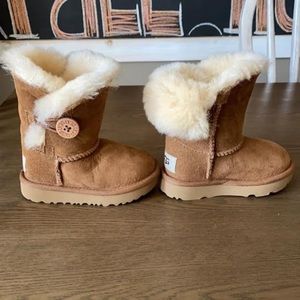 Ugg toddler 6